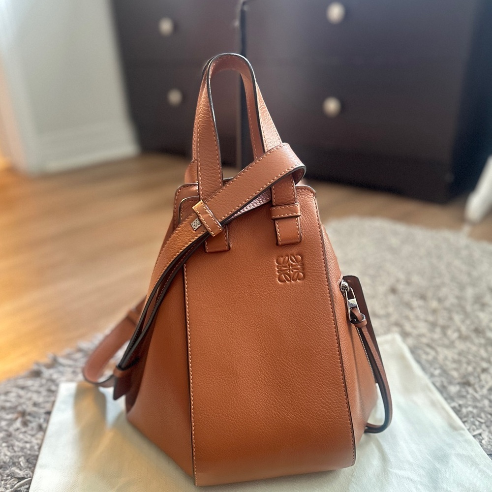 Authentic Loewe's iconic Hammock shoulder bag - Picture 9 of 16